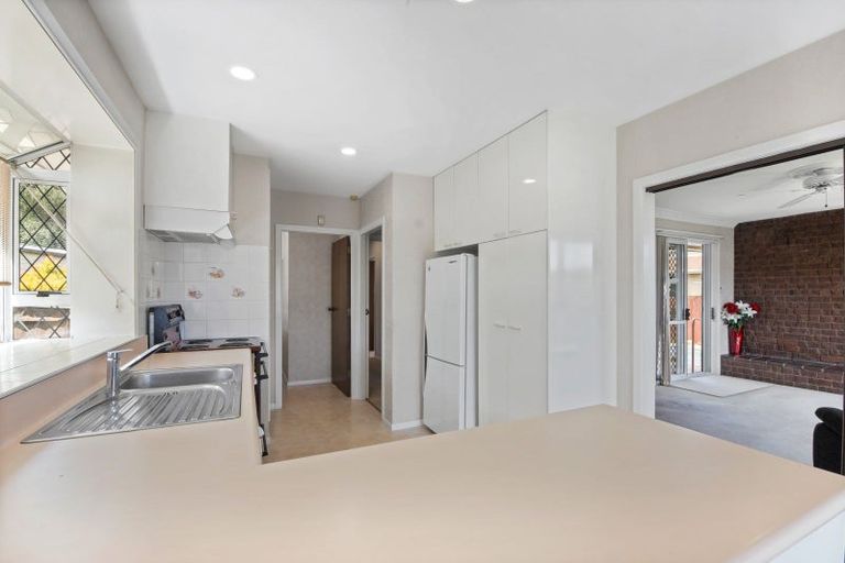 Photo of property in 37 Frensham Crescent, Woolston, Christchurch, 8062