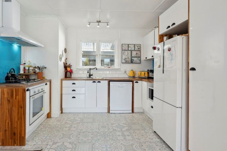 Photo of property in 8a Farnworth Avenue, Holdens Bay, Rotorua, 3010