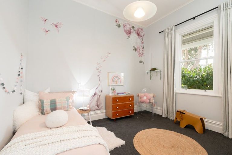 Photo of property in 56 Derwent Street, Island Bay, Wellington, 6023