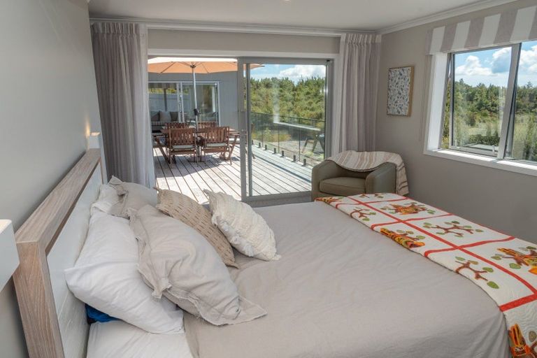 Photo of property in 116 Stratford Drive, Cable Bay, 0420