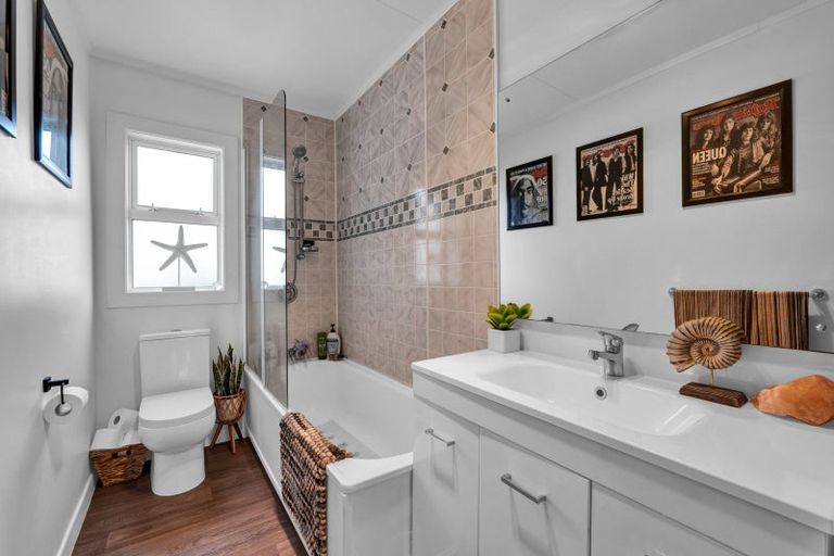 Photo of property in 19 Rosalind Street, Stratford, 4332