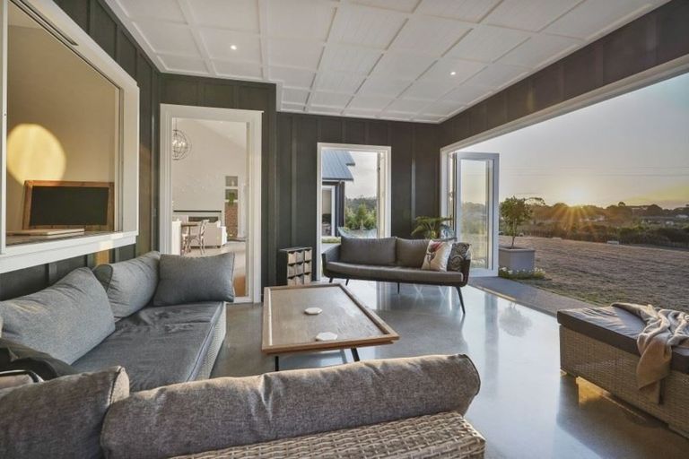 Photo of property in 12 Myra Evelyn Grove, Dairy Flat, Albany, 0792