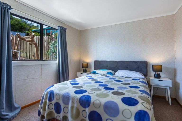 Photo of property in 20 Leslie Road, Cable Bay, 0420