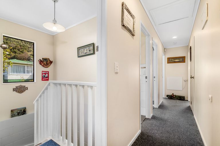 Photo of property in 3a Hawk Place, Selwyn Heights, Rotorua, 3015