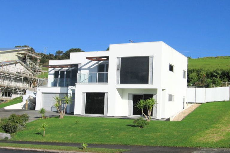 Photo of property in 79 Waldorf Crescent, Orewa, 0931