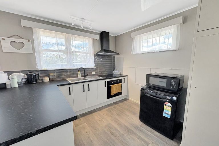 Photo of property in 12 Durham Road, Springvale, Whanganui, 4501