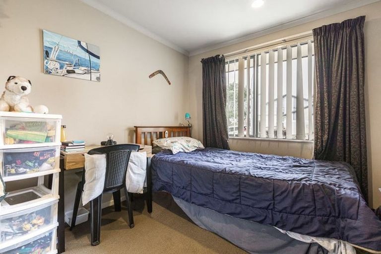 Photo of property in 31 Condor Place, Unsworth Heights, Auckland, 0632