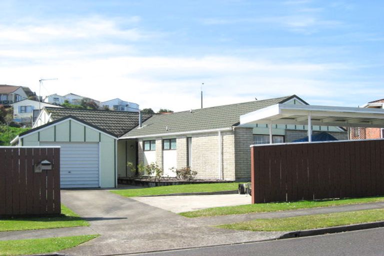 Photo of property in 10 Pentland Place, Highlands Park, New Plymouth, 4312