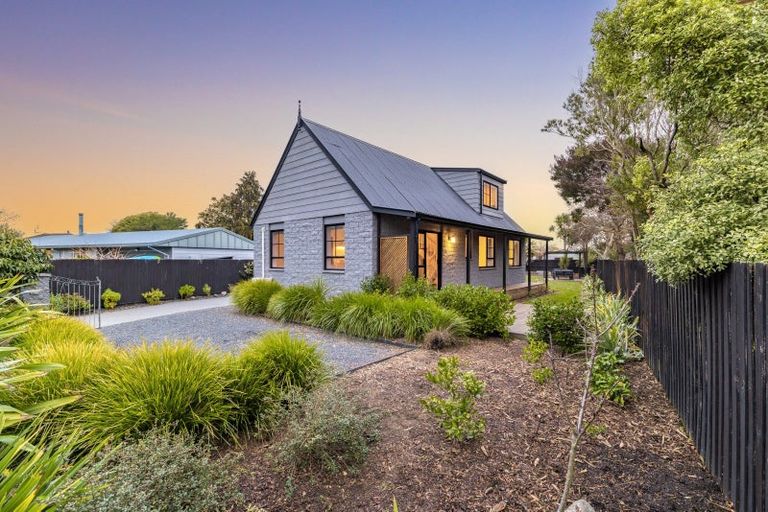 Photo of property in 47a Inwoods Road, Parklands, Christchurch, 8083