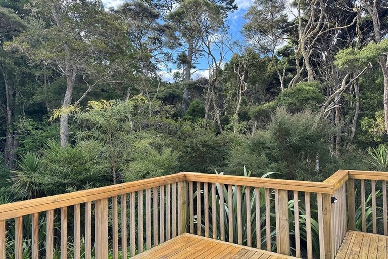 Photo of property in 3 Satchell Place, Birkenhead, Auckland, 0626