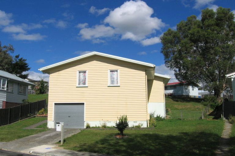 Photo of property in 30 Speargrass Grove, Timberlea, Upper Hutt, 5018