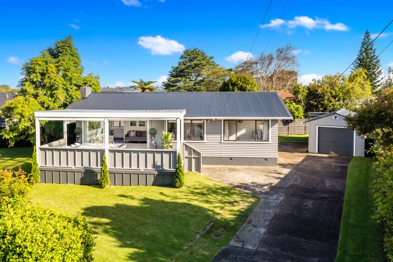 Photo of property in 66 Mcintyre Road, Mangere Bridge, Auckland, 2022