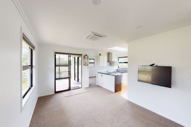 Photo of property in 42 Watt Livingstone Road, Westmere, Wanganui, 4574
