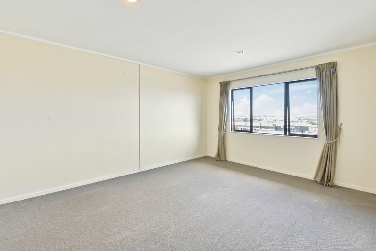 Photo of property in 6/11 Jack Conway Avenue, Manukau, Auckland, 2104