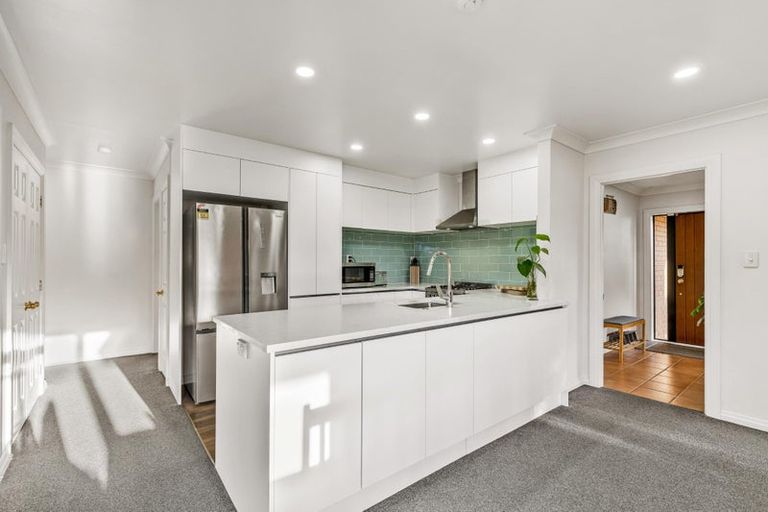 Photo of property in 51 Semillon Avenue, Henderson, Auckland, 0612