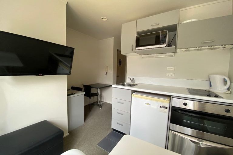 Photo of property in 100 Upper Orewa Road, Wainui, Silverdale, 0992