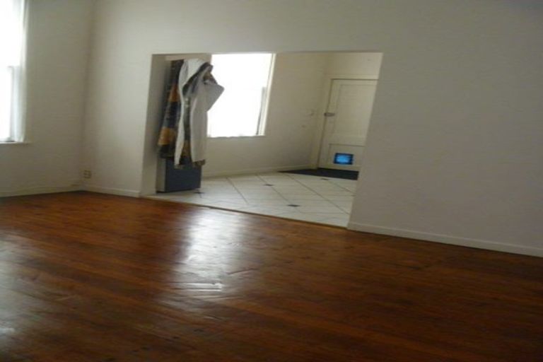 Photo of property in 16 Thompson Street, Mount Cook, Wellington, 6011