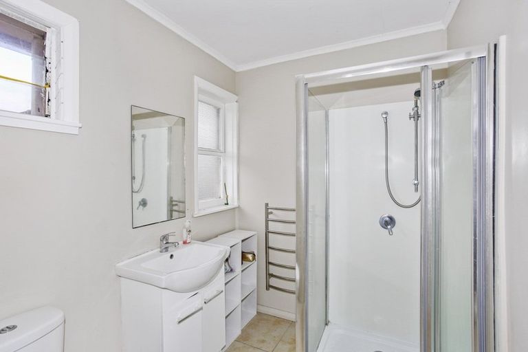 Photo of property in 52 Churchill Avenue, Manurewa, Auckland, 2102