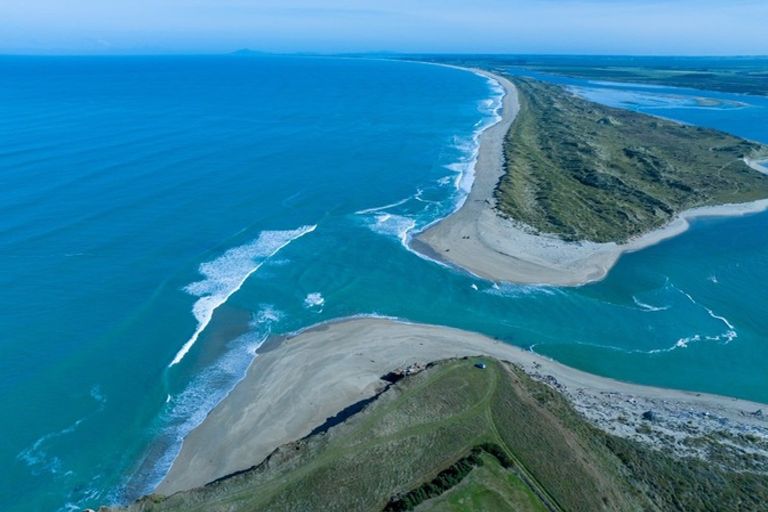 Photo of property in 10 Neva Street, Fortrose, Invercargill, 9875