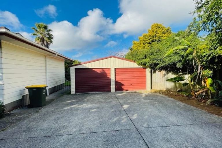 Photo of property in 96 Kayes Road, Pukekohe, 2120