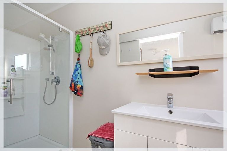 Photo of property in 8 Huia Street, Foxton Beach, Foxton, 4815