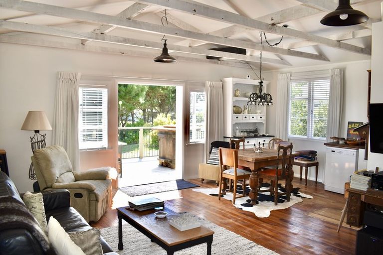 Photo of property in 60 Sarah Street, Waikawa Beach, Levin, 5573