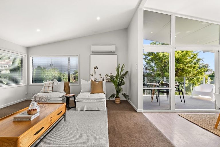 Photo of property in 9 Busby Hill, Havelock North, 4130