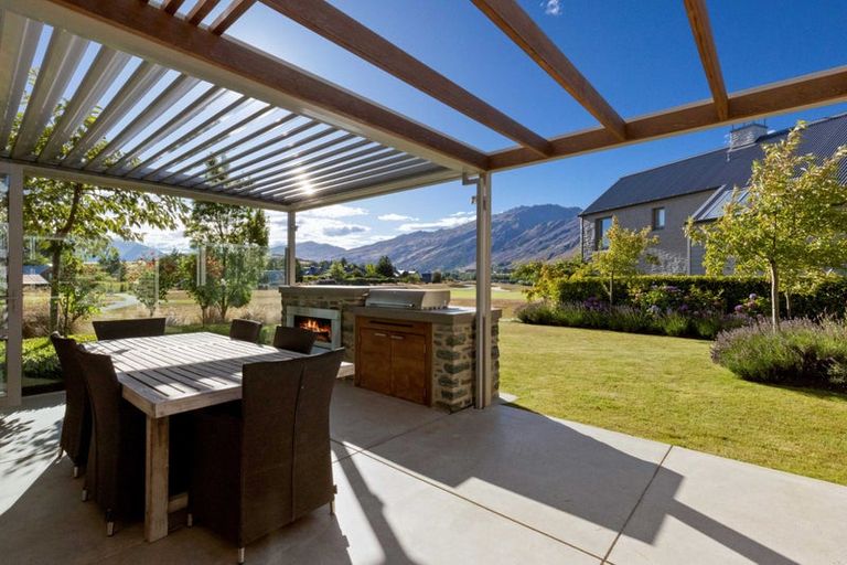 Photo of property in 15 Ayrburn Ridge, Arrowtown, Queenstown, 9371