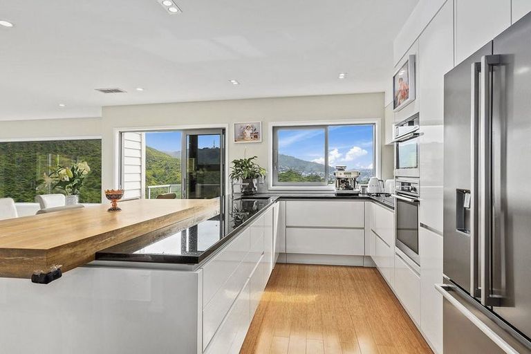 Photo of property in 92 Downing Street, Crofton Downs, Wellington, 6035