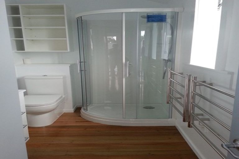 Photo of property in 26 Archibald Road, Kelston, Auckland, 0602