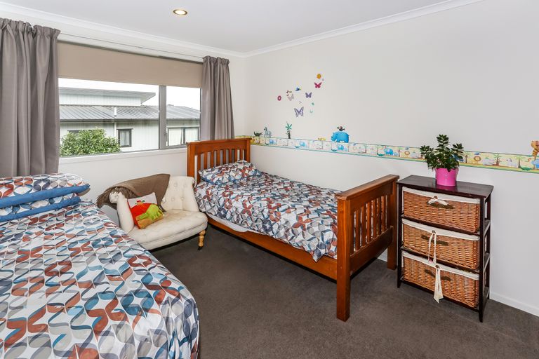 Photo of property in 68 Helenslee Road, Pokeno, 2402