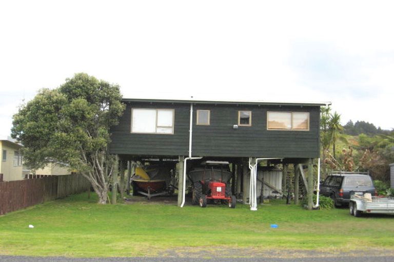 Photo of property in 131 Ocean Beach Road, Tairua, 3508