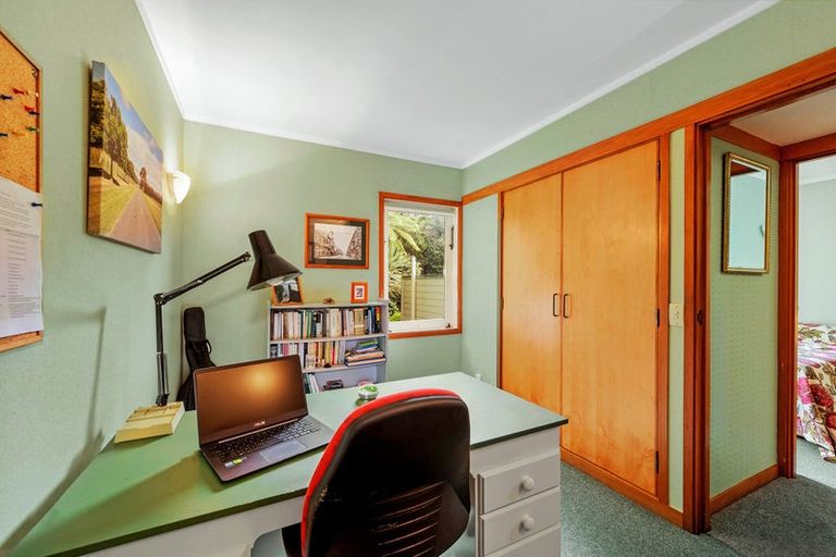 Photo of property in 79 Nicholson Road, Khandallah, Wellington, 6035