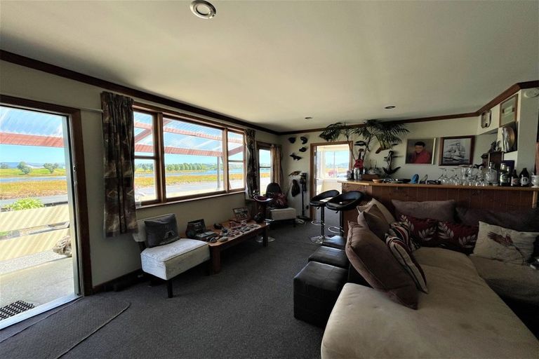 Photo of property in 18 Barnego Road, Balclutha, 9230