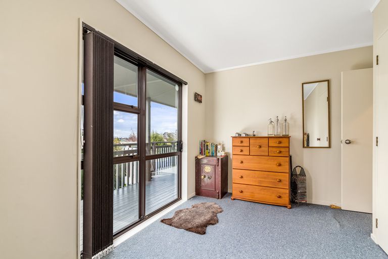 Photo of property in 3a Hawk Place, Selwyn Heights, Rotorua, 3015