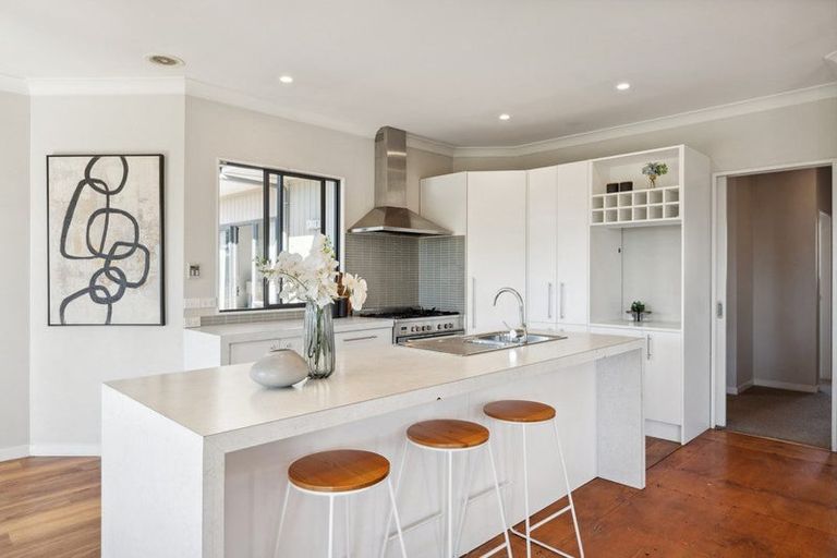 Photo of property in 9 Waitaheke Road, Te Horo, Otaki, 5581