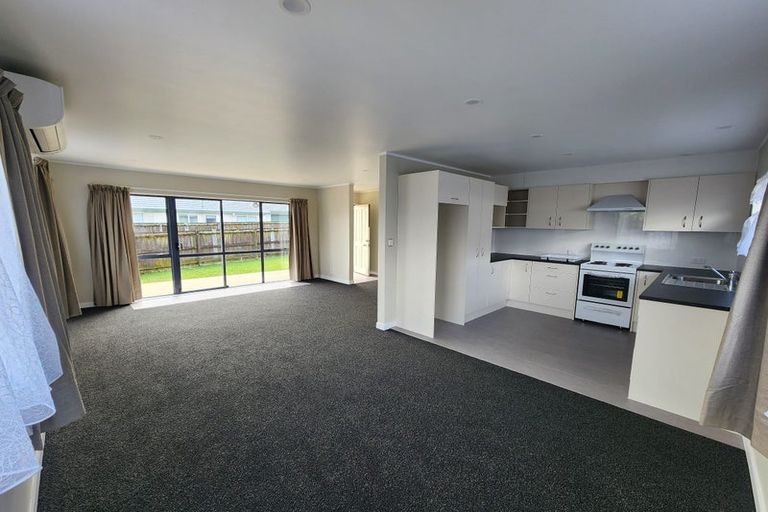 Photo of property in 1/14 Nerissa Place, Randwick Park, Auckland, 2105