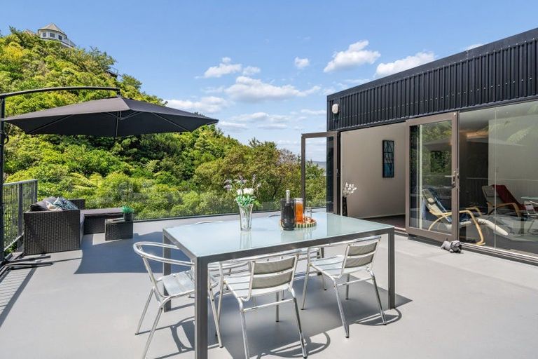 Photo of property in 18 Korokoro Road, Korokoro, Lower Hutt, 5012
