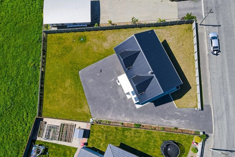 Photo of property in 35 Oban Street, Holmes Hill, Oamaru, 9401