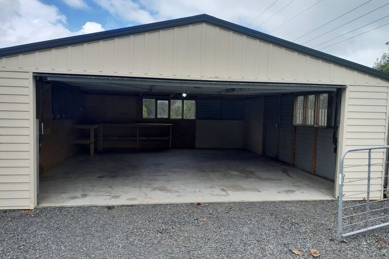 Photo of property in 213 Muhunoa Road East, Ohau, Levin, 5570