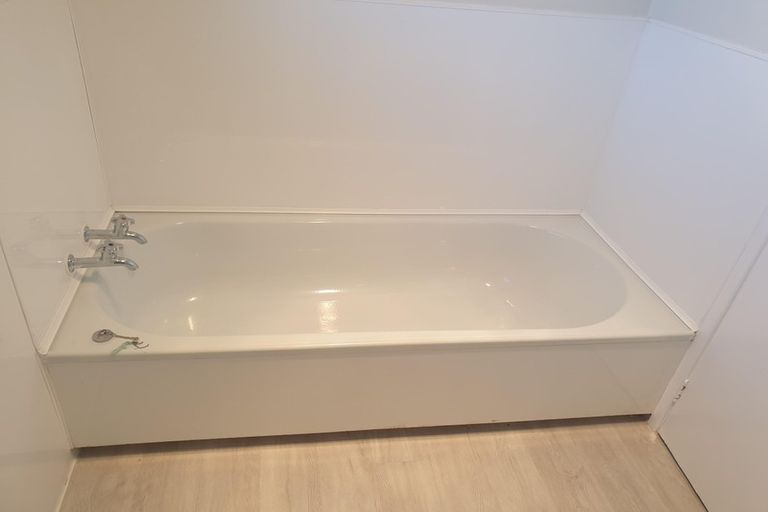 Photo of property in 290 Mahia Road, Weymouth, Auckland, 2103