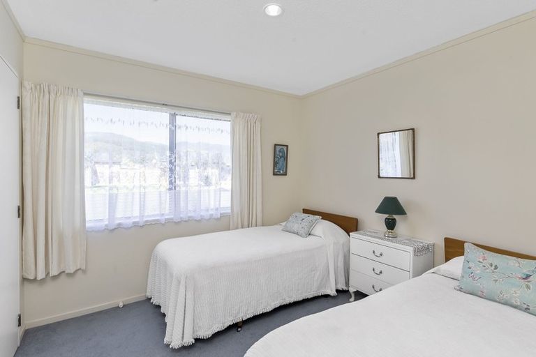 Photo of property in 2 Heihei Place, Paraparaumu, 5032