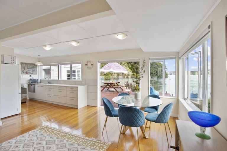 Photo of property in 11 Hope Avenue, Russell, 0202