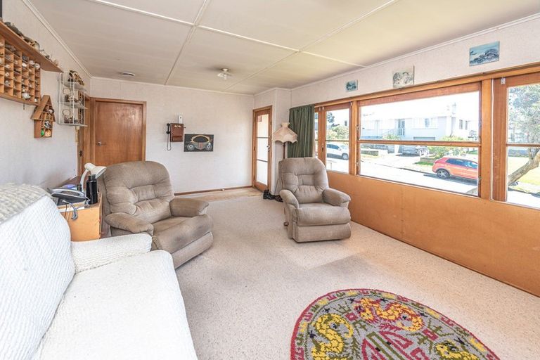 Photo of property in 4 Glenn Street, Castlecliff, Whanganui, 4501