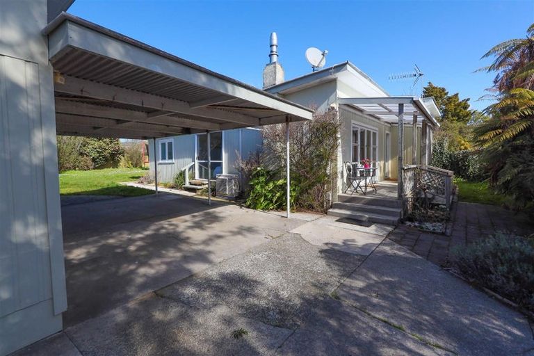 Photo of property in 14 Charles Road, Hannahs Bay, Rotorua, 3010