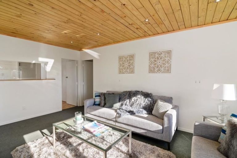 Photo of property in 28 Charles Road, Hannahs Bay, Rotorua, 3010