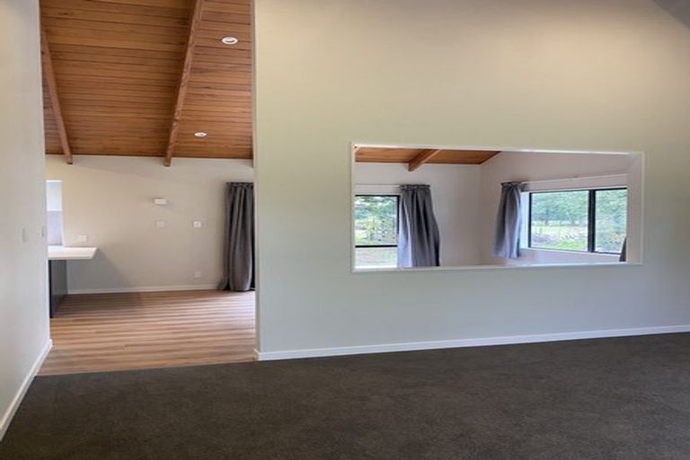 Photo of property in 378 Tararua Road, Levin, 5571