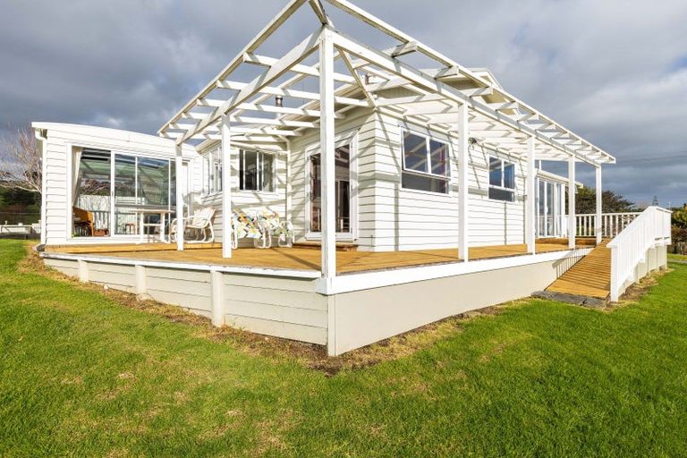 Photo of property in 16 Mimi Road, Mimi, Urenui, 4377