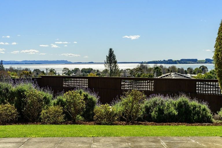 Photo of property in 86 Bert Wall Drive, Omokoroa, 3114