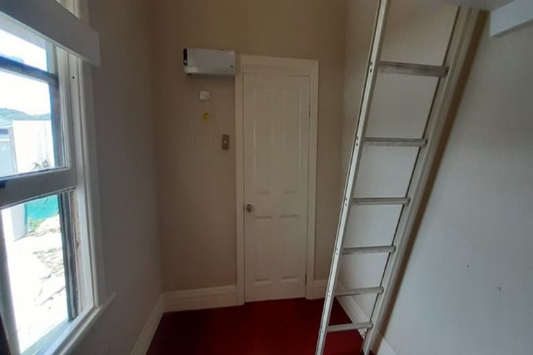 Photo of property in 6-10 Mudges Terrace, Newtown, Wellington, 6021